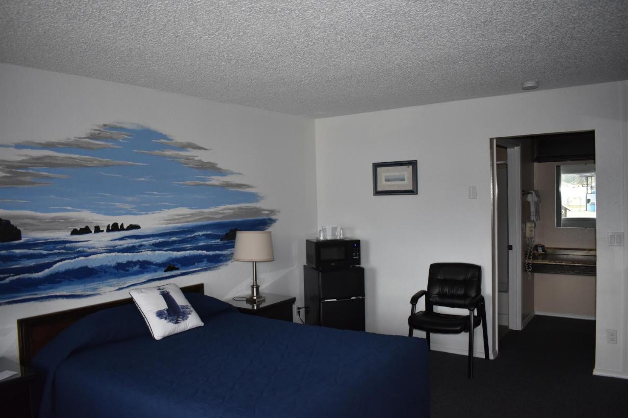 Lighthouse Cove Inn Bandon Luaran gambar A room at the motel