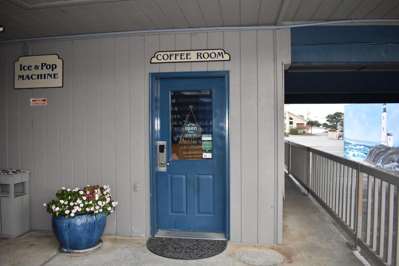 Lighthouse Cove Inn Bandon Luaran gambar The coffee room at the airport