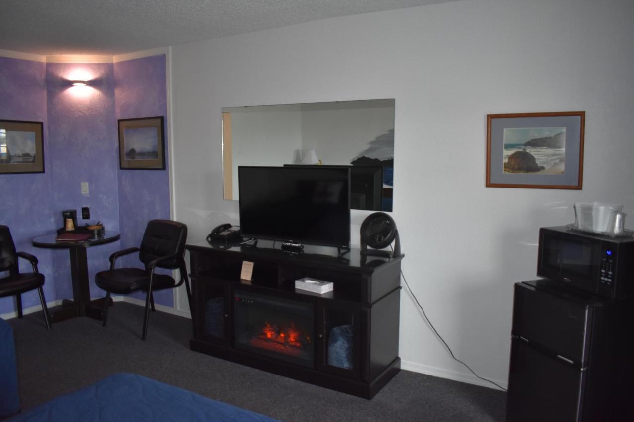 Lighthouse Cove Inn Bandon Luaran gambar A typical room at the motel