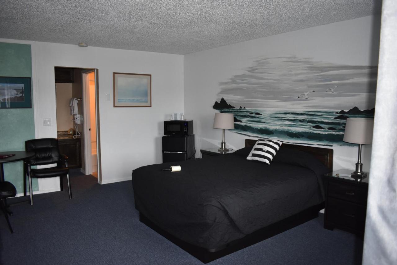 Lighthouse Cove Inn Bandon Luaran gambar A room at the Inn at the Opera