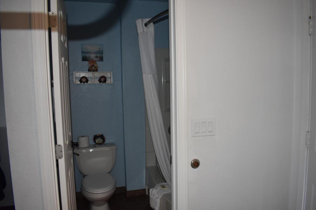 Lighthouse Cove Inn Bandon Luaran gambar Bathroom