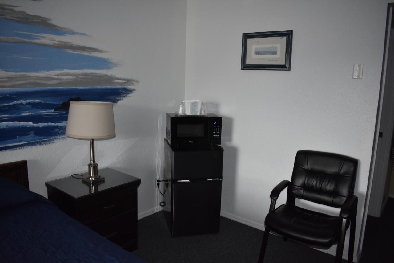Lighthouse Cove Inn Bandon Luaran gambar A typical room at the motel